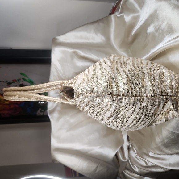 Cato Gold Zeba Striped Cloth Cinch Top Shoulder Bag - Picture 3 of 6